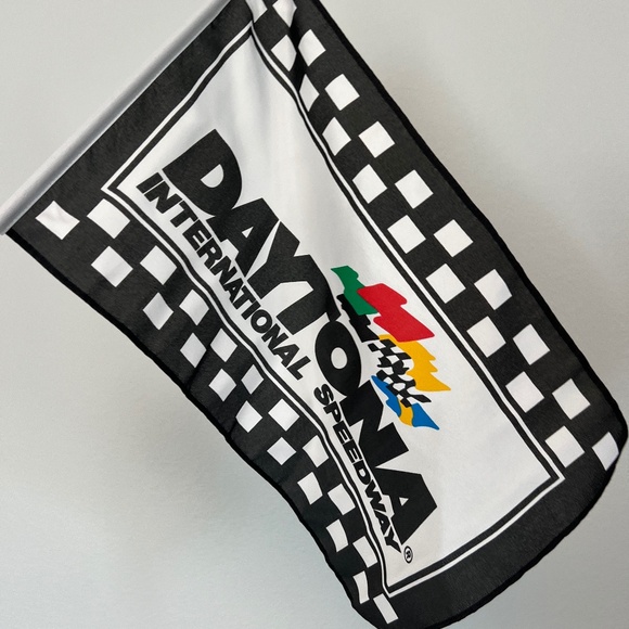 Vintage Daytona International Speedway 11x17 Indoor/Outdoor Checkered Flag - Picture 1 of 3
